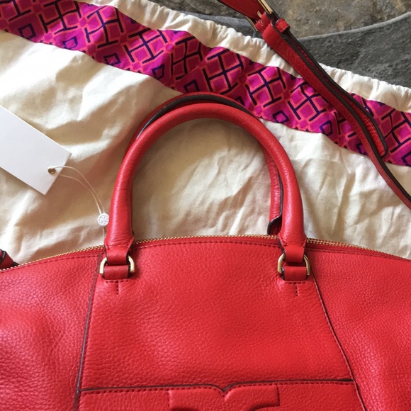 NWT Tory Burch Bombe T Medium Slouchy Satchel Red - Picture 3 of 8
